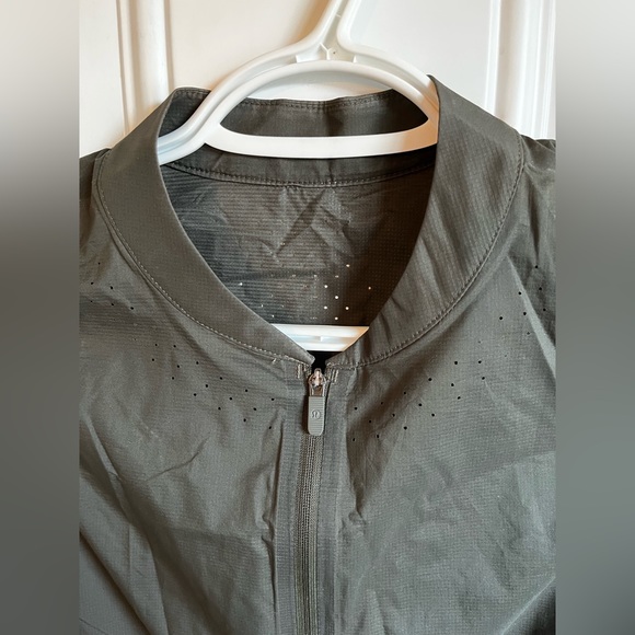 Lululemon | Like the Wind Vest Dark Olive Size 4 - Picture 9 of 16